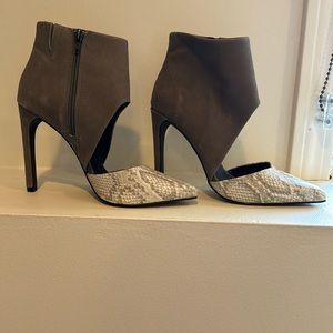 Steve Madden faux snakeskin shoe